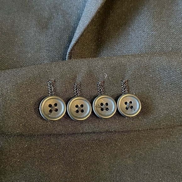 Le Chateau suit - Picture 3 of 8